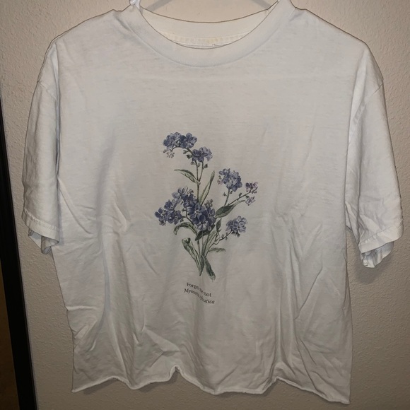 Brandy Melville Flower Top - Picture 1 of 2